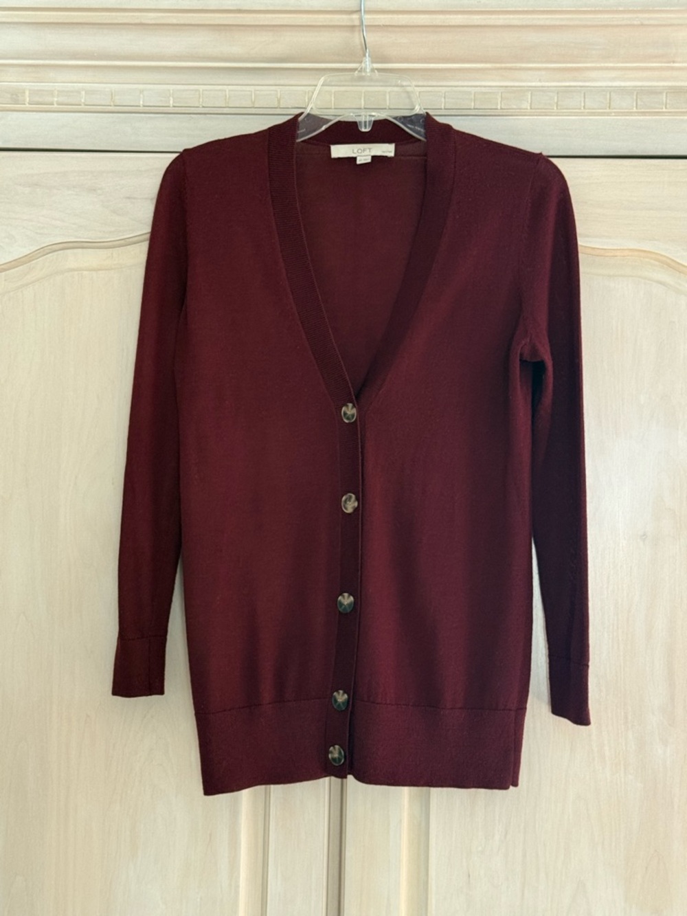 LOFT Women's Burgundy Long Sleeve V-Neck Button Cardigan